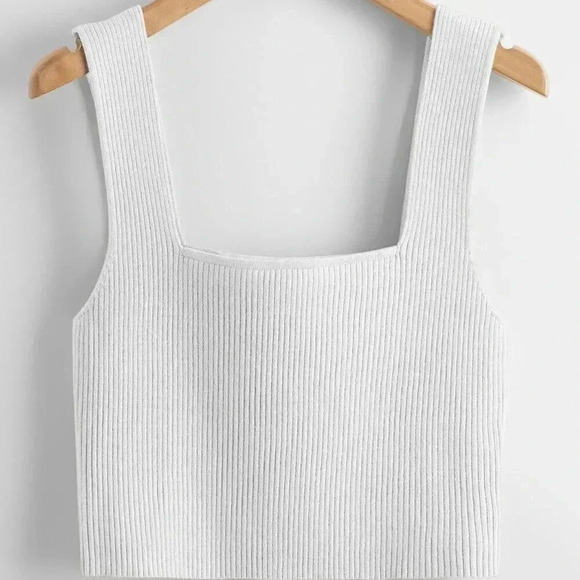 White Casual Women's Ribbed Knit Sweater Vest - Picture 2 of 4